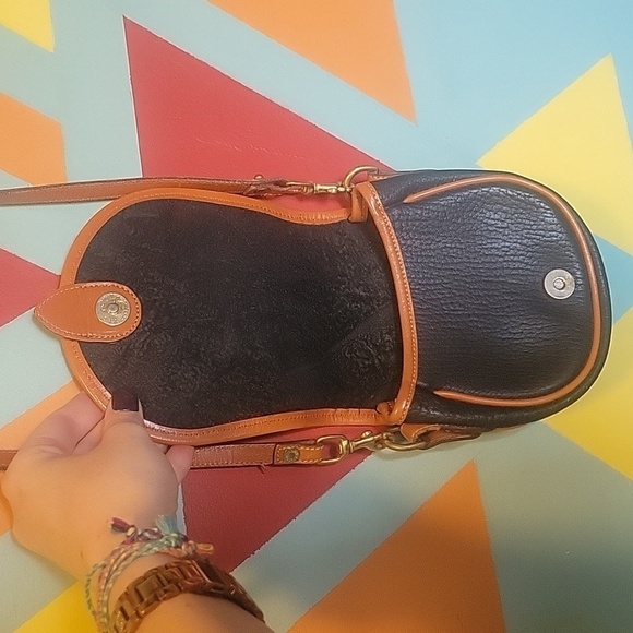 Vintage Dooney & Bourke Big Duck Crossbody Bag Tan & Black All Weather Leather - Picture 8 of 16